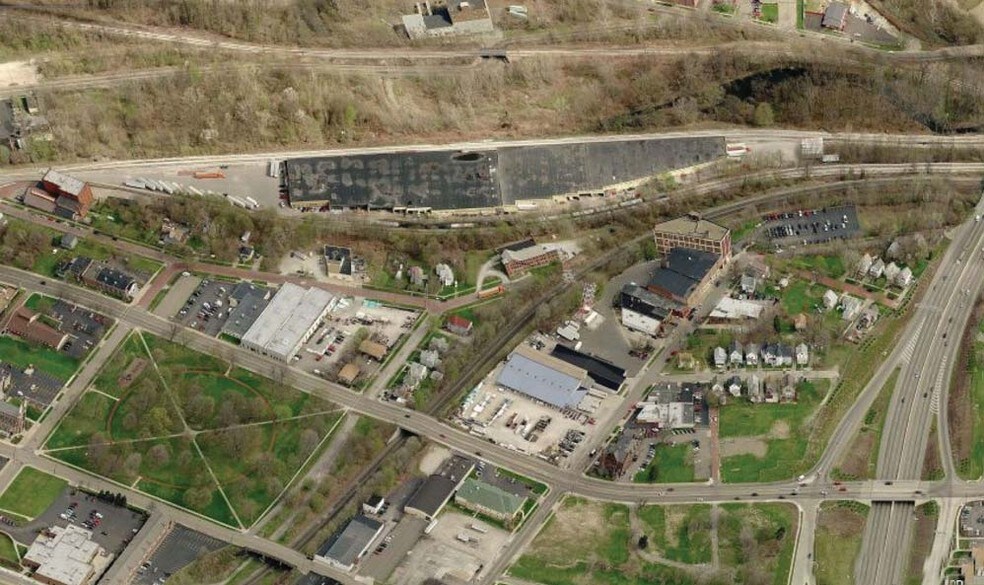 More Photos Of 131 N Summit St, Akron Warehouse For Lease