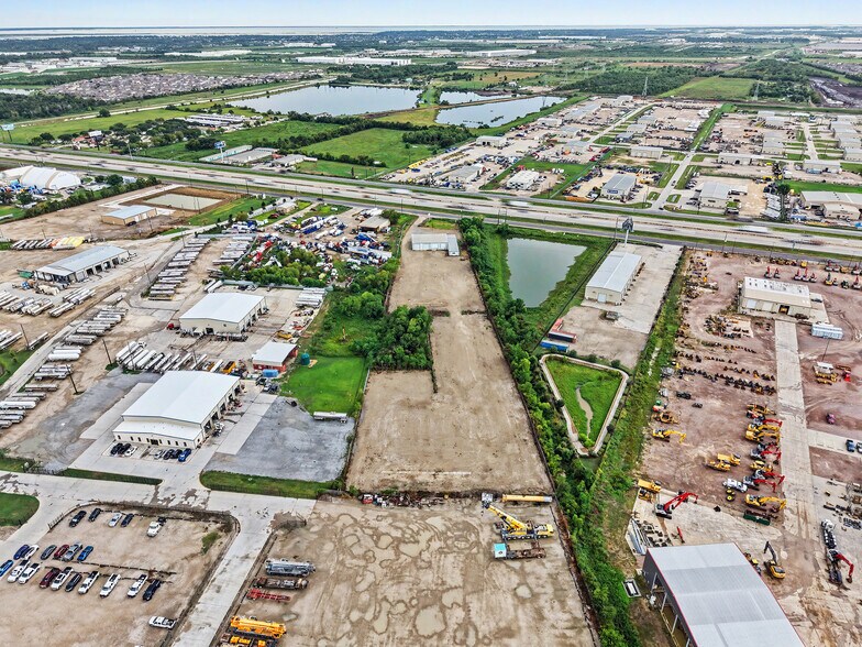 More Photos Of 11421 Interstate 10 E, Baytown Service For Lease