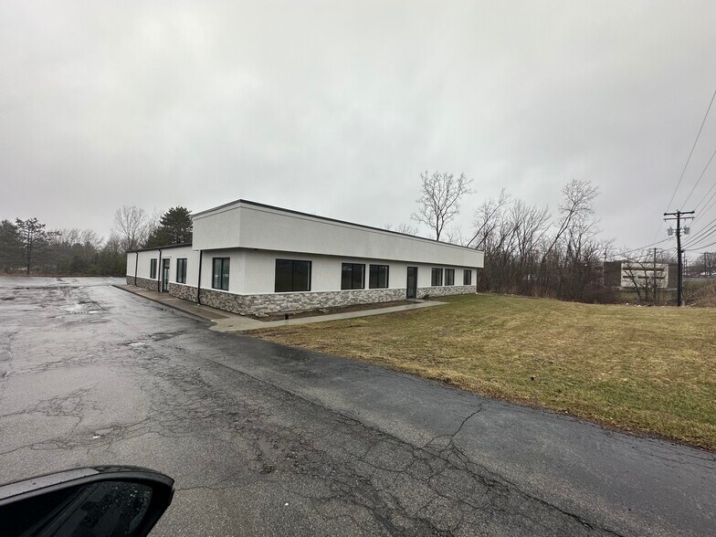 More Photos Of 3310 Southwestern Blvd, Orchard Park Freestanding For Lease