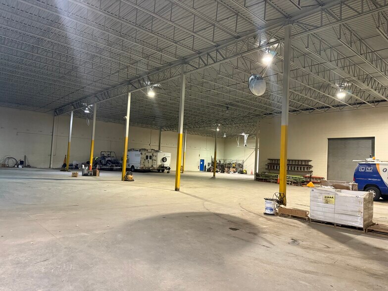More Photos Of 917 US-Route 5 Rt, Dummerston Light Manufacturing For Sale