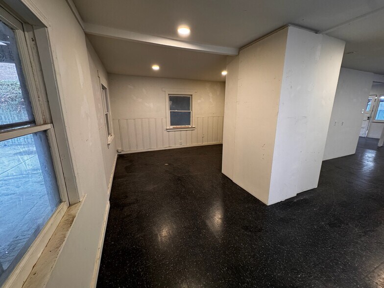 More Photos Of 2910 Denby Ave, Los Angeles Manufacturing For Lease