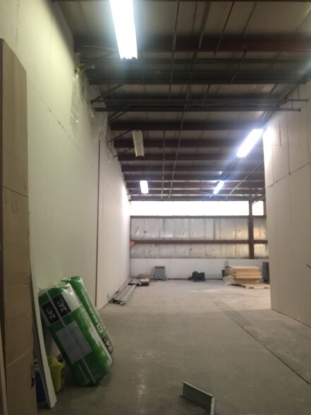 More Photos Of 785 20th St, Newport Warehouse For Lease