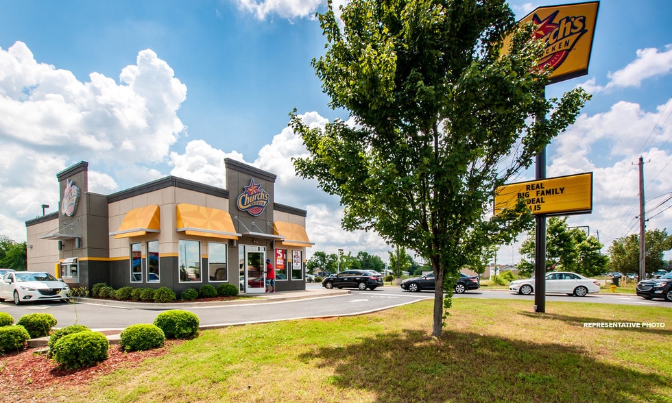 More Photos Of 1129 E Main St, Lincolnton Freestanding For Sale