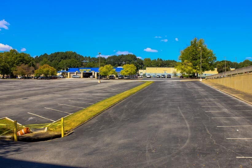 More Photos Of 2731 Candler Rd, Decatur General Retail For Lease