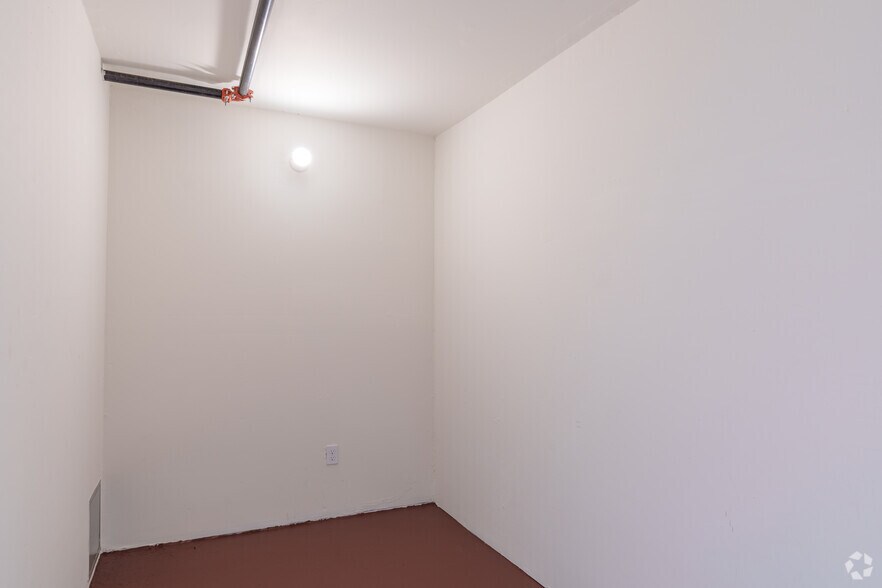 More Photos Of 4401 San Leandro St, Oakland Apartments For Sale