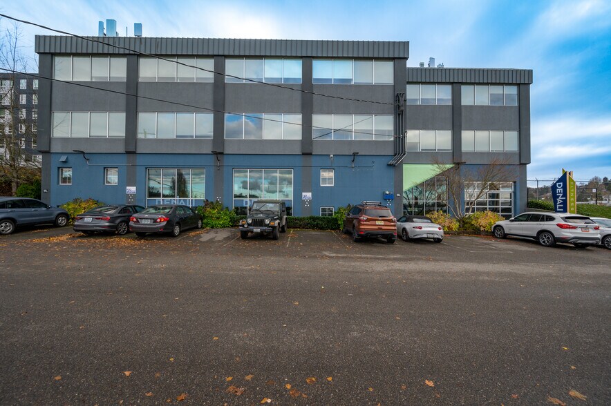 More Photos Of 3257 16th Ave W, Seattle Office For Lease