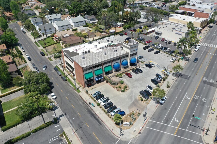More Photos Of 2333 N Lake Ave, Altadena Storefront Retail Office For Sale