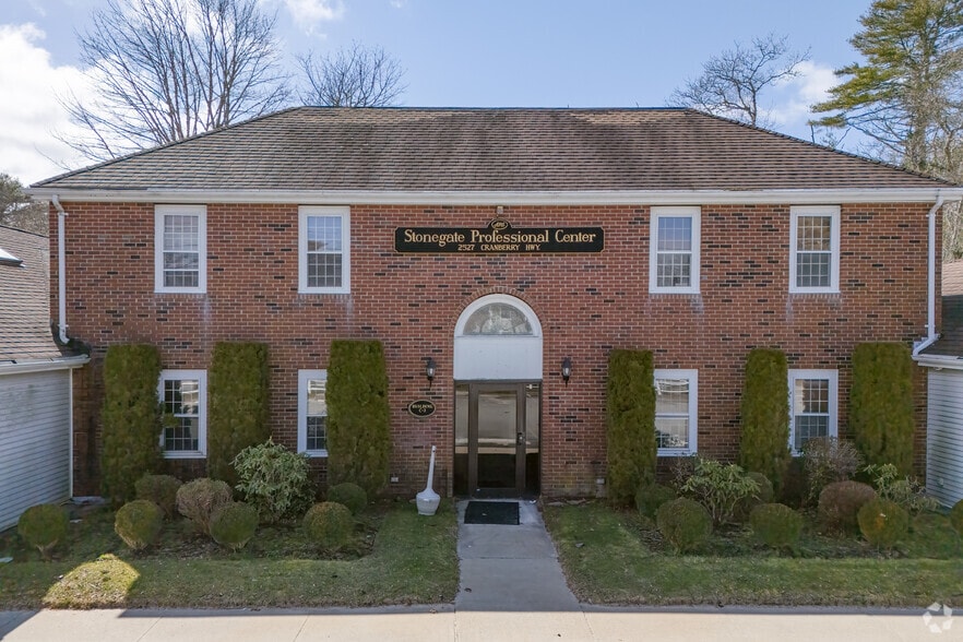 More Photos Of 2527 Cranberry Hwy, Wareham Office For Lease