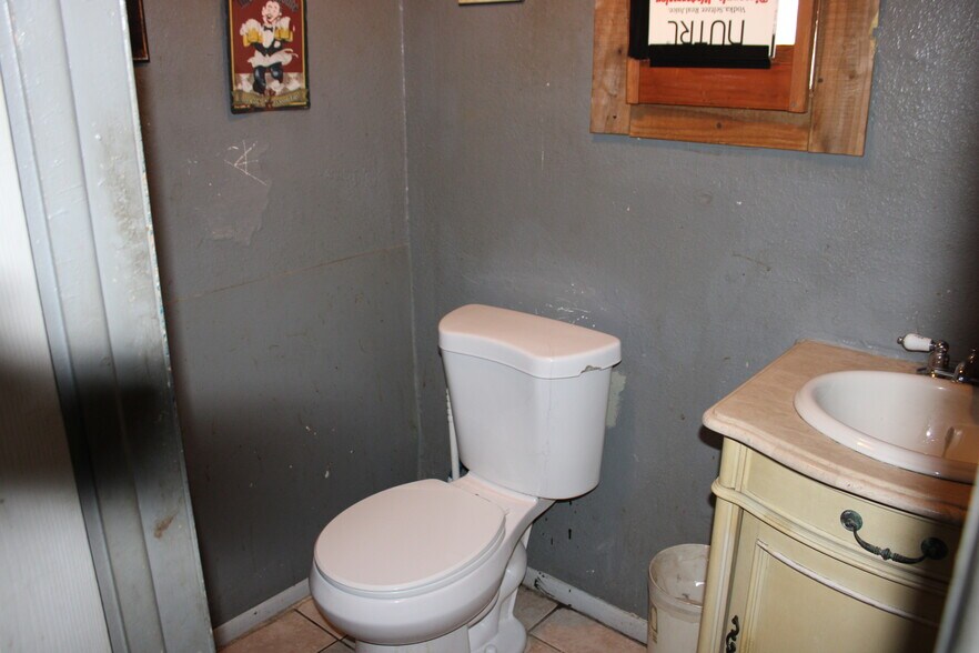 More Photos Of 4403 Buena Vista Ln, Holiday Bar For Sale