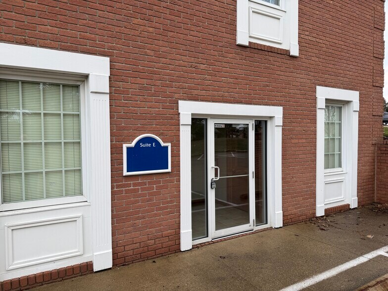 More Photos Of 365 Riffel Rd, Wooster Office For Lease