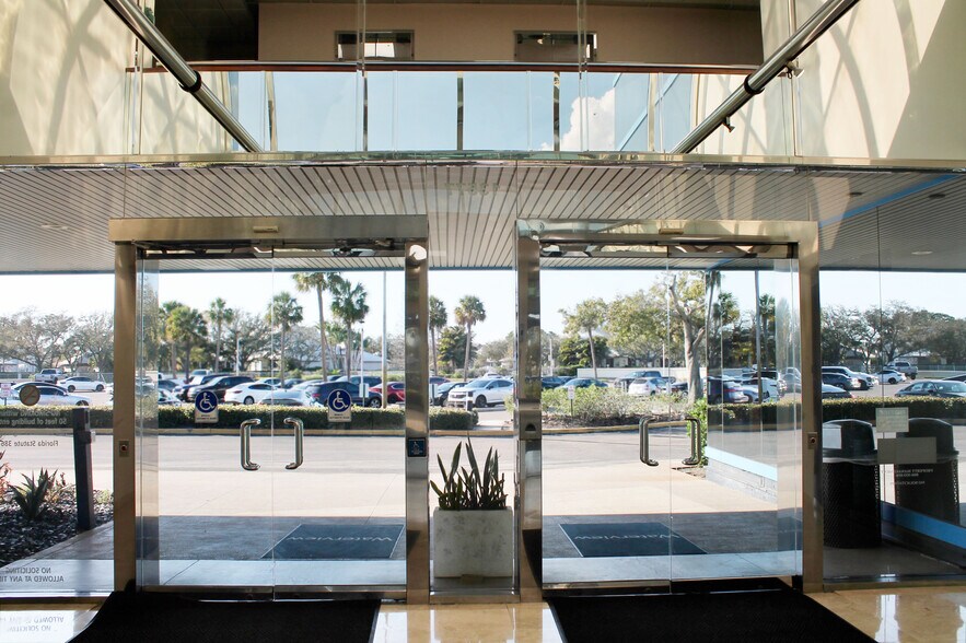 More Photos Of 13577 Feather Sound Dr, Clearwater Medical For Lease