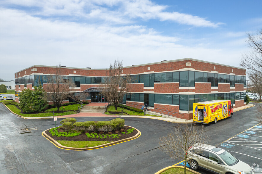 Primary Photo Of 1352 Marrows Rd, Newark Office For Lease