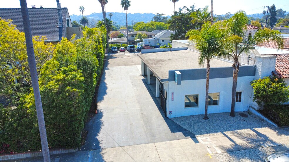 More Photos Of 1327 De La Vina St, Santa Barbara Service For Sale