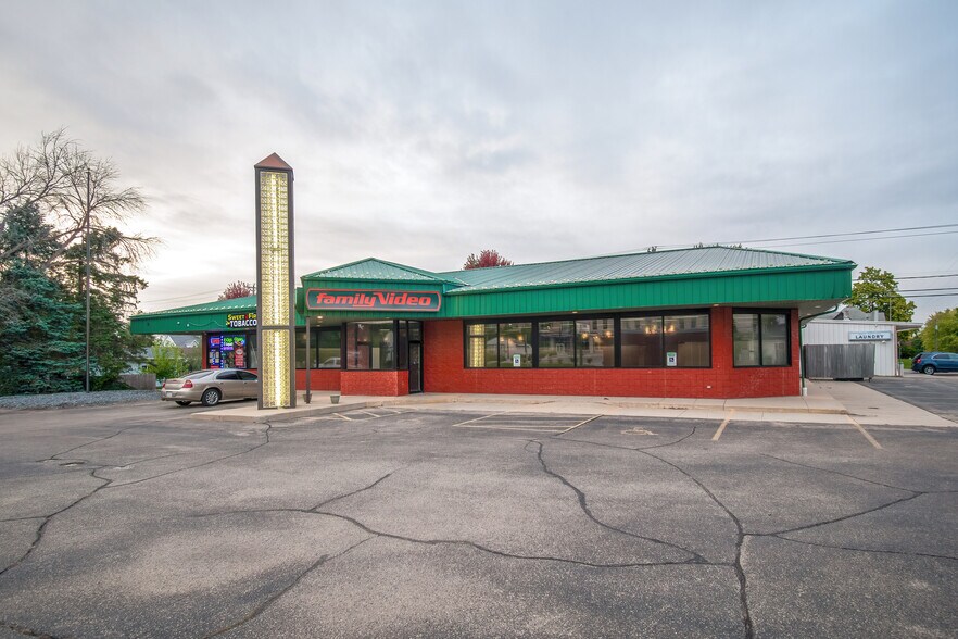 More Photos Of 606 W Main St, Waupun General Retail For Lease