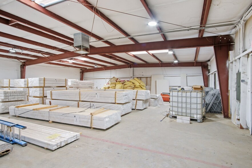 More Photos Of 460 Airpark Rd, Atwater Warehouse For Lease