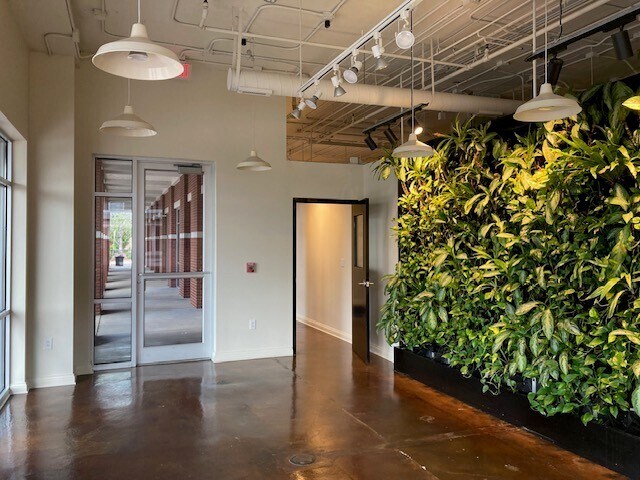 More Photos Of 345 Frazier Ave, Chattanooga Storefront Retail Office For Lease