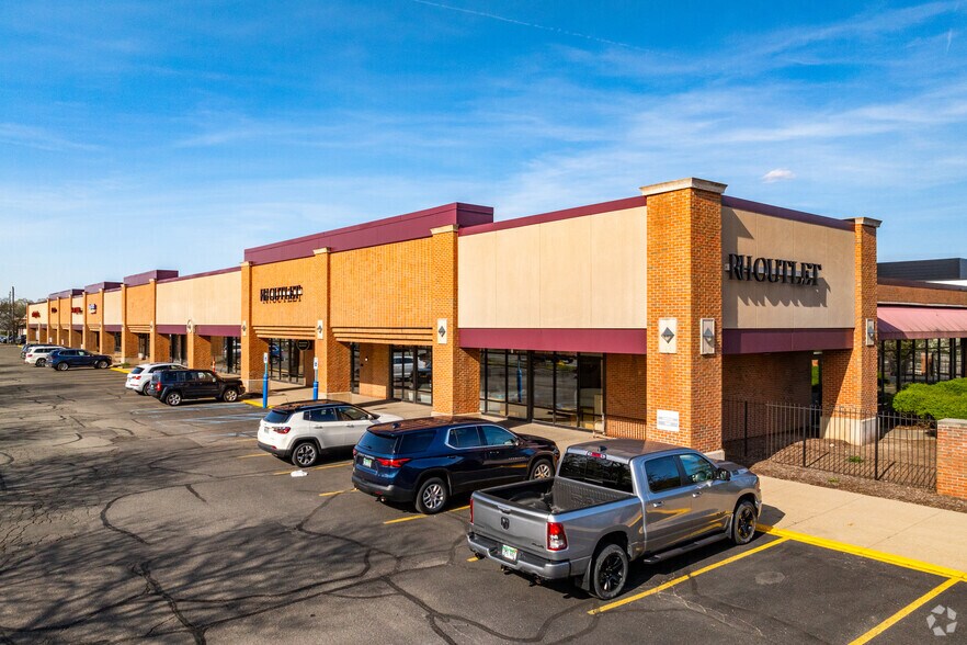 More Photos Of 6525-6575 Telegraph Road, Bloomfield Township Unknown For Lease