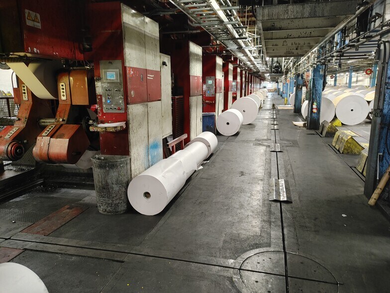 More Photos Of 204 Kinsley Ave, Providence Warehouse For Sale