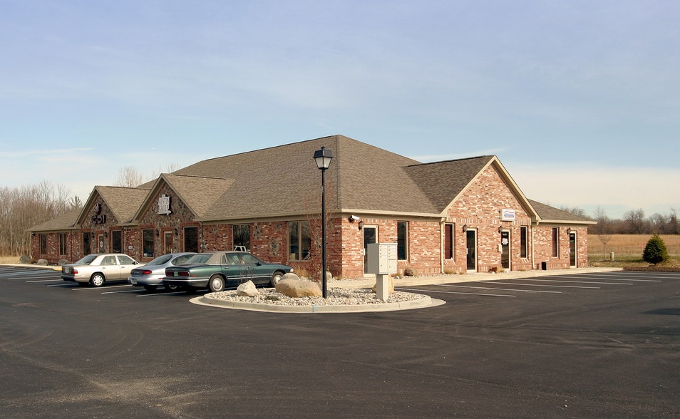 More Photos Of 5915 S Emerson Ave, Indianapolis Medical For Lease