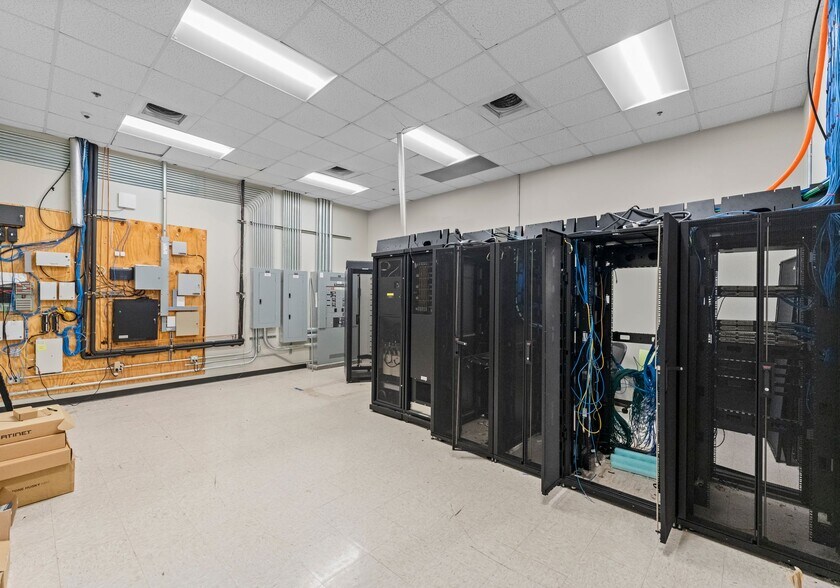 More Photos Of 116 Exmore Rd, Mooresville Office For Lease