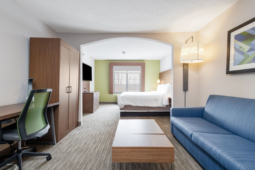 More Photos Of 3610 S Nappanee St, Elkhart Hotel For Sale