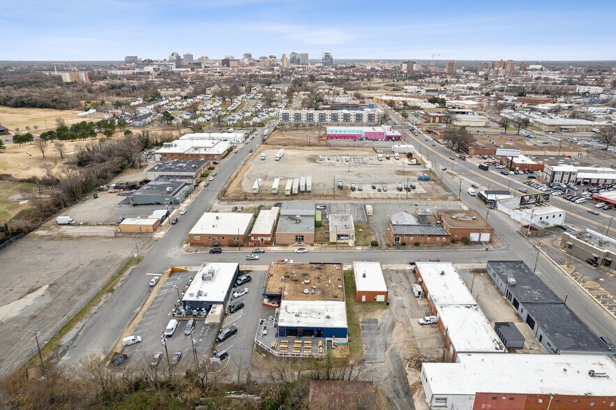 More Photos Of 704 Dawn St, Richmond Warehouse For Sale