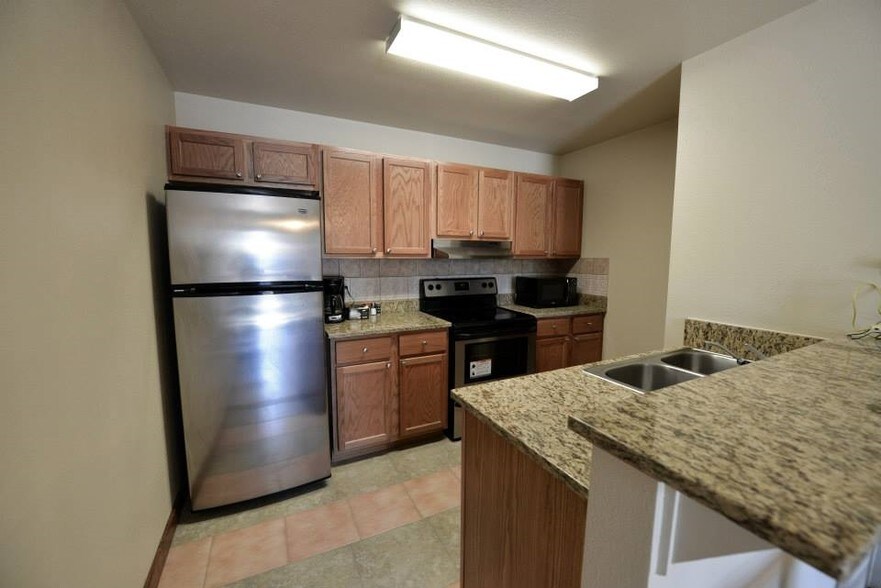 More Photos Of 1609 N Hill St, Three Rivers Apartments For Sale