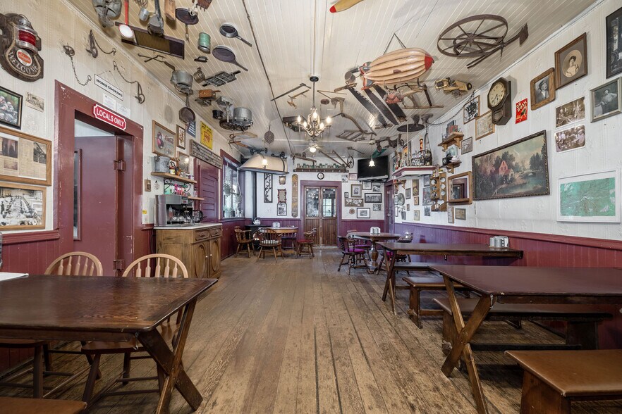 More Photos Of 15432 Washington Rd, Washington Storefront Retail Residential For Sale