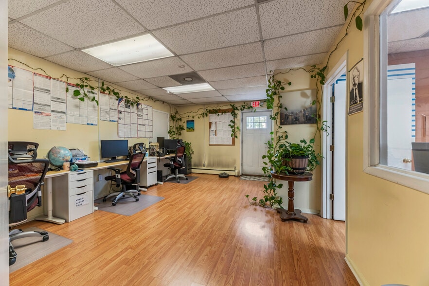 More Photos Of 37 Station Dr, Princeton Junction Office For Sale