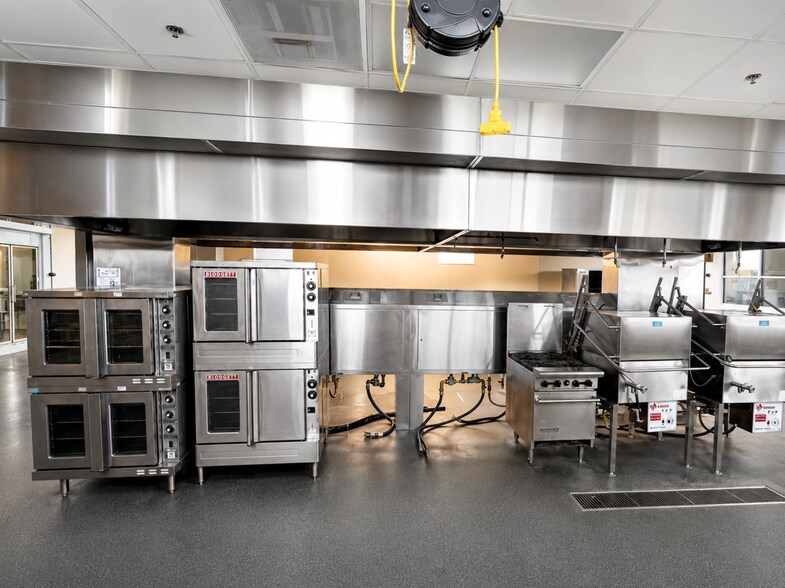 More Photos Of 2501 E President St, Savannah Food Processing For Lease