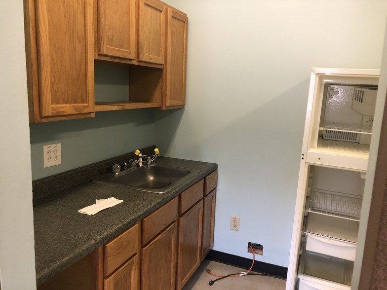 More Photos Of 7947 Southeastern Ave, Indianapolis Loft Creative Space For Sale