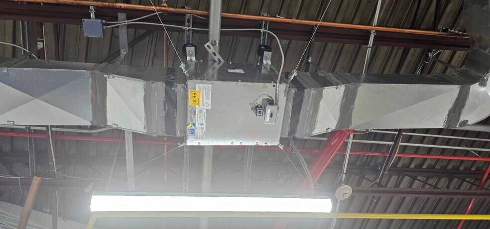 More Photos Of 45B Miry Brook Rd, Danbury Manufacturing For Sale