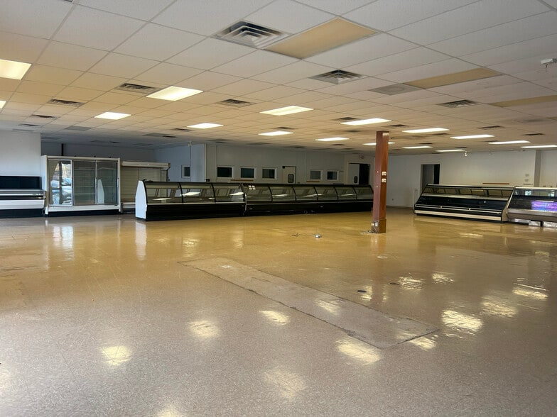 More Photos Of 2808-2820 Maplecrest Rd, Fort Wayne Unknown For Lease