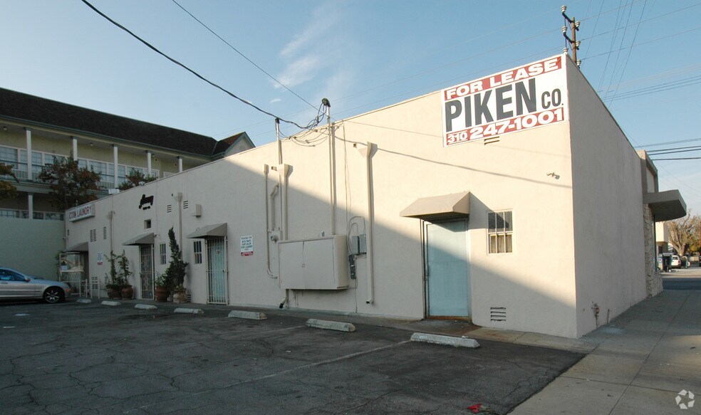 More Photos Of 11700-11704 Moorpark St, Studio City Storefront For Lease