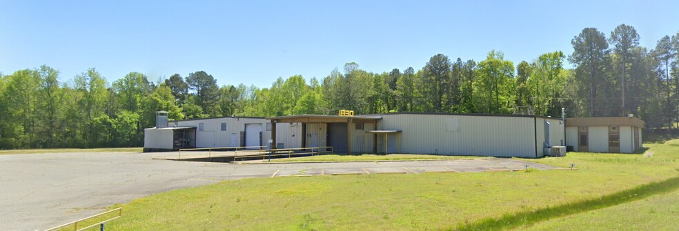 More Photos Of 1830 N Pine St, Vivian Distribution For Lease