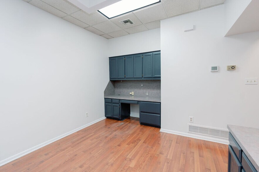 More Photos Of 2215 Midwestern Pky, Wichita Falls Medical For Lease