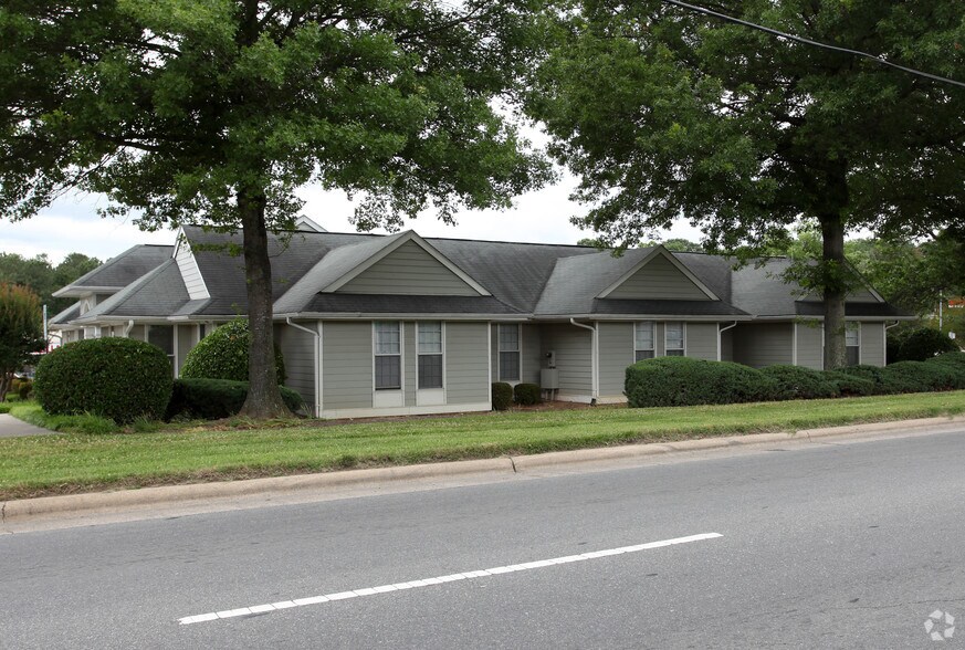 More Photos Of 5285 N Roxboro St, Durham Office For Sale
