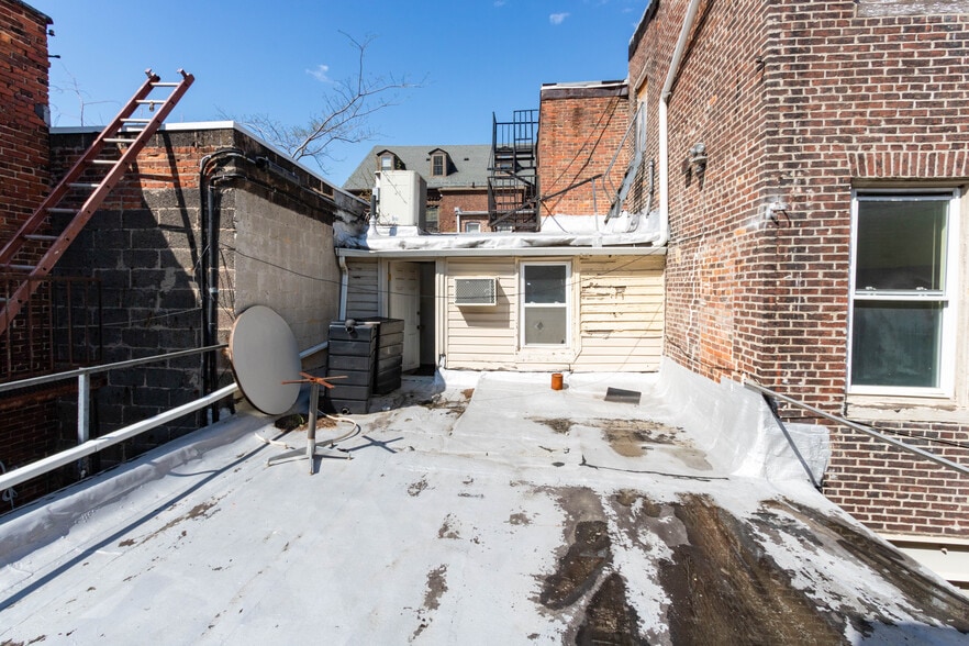 More Photos Of 115 W Saratoga St, Baltimore Storefront Retail Residential For Sale