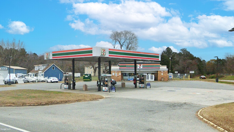 Primary Photo Of 14865 George Washington Memorial Hwy, Saluda Service Station For Sale