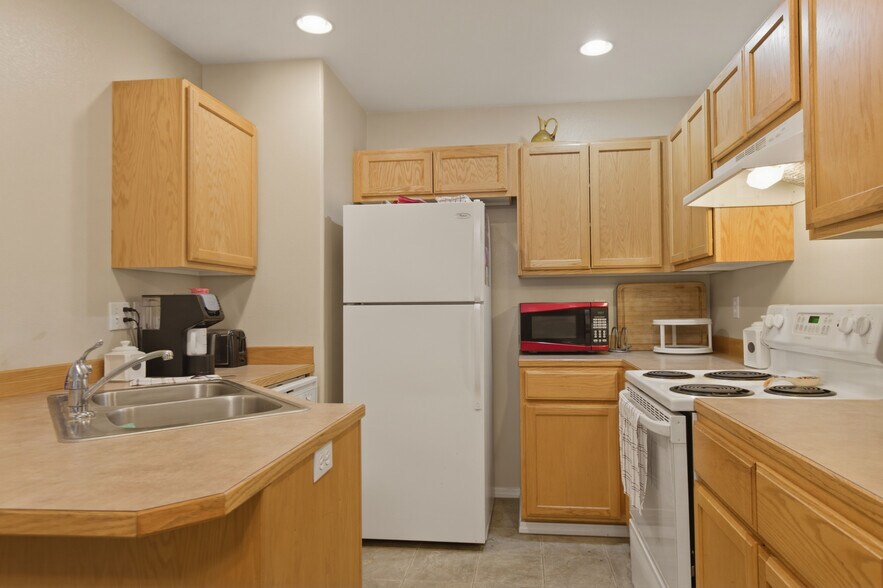 More Photos Of 580 SE Duke St, Madras Apartments For Sale
