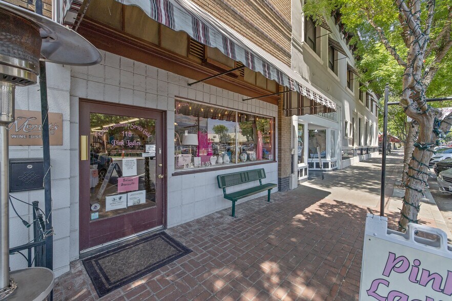 More Photos Of 128 S E St, Exeter Storefront For Sale