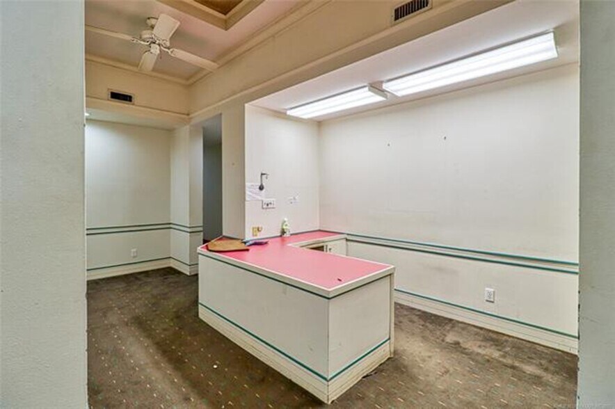 More Photos Of 111-117 S Main St, Eufaula Office For Sale