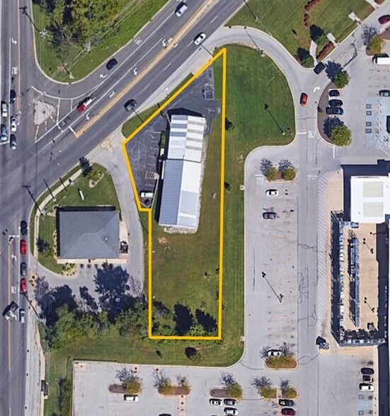 More Photos Of 3695 W State Road 45, Bloomington Freestanding For Lease