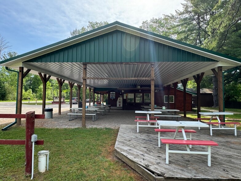 More Photos Of 482 N Sage Lake Rd, Hale Freestanding For Sale