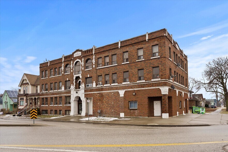 Primary Photo Of 581 Cataraqui St, Windsor Apartments For Sale