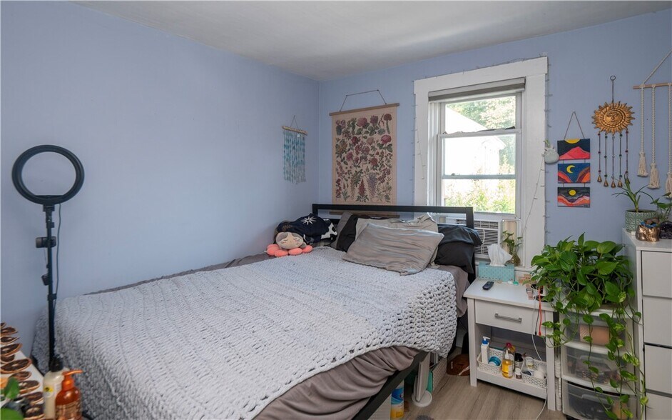 More Photos Of 130-132 Spring St, Newport Apartments For Sale