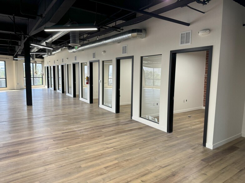 More Photos Of 135 W Magnolia Blvd, Burbank Loft Creative Space For Lease
