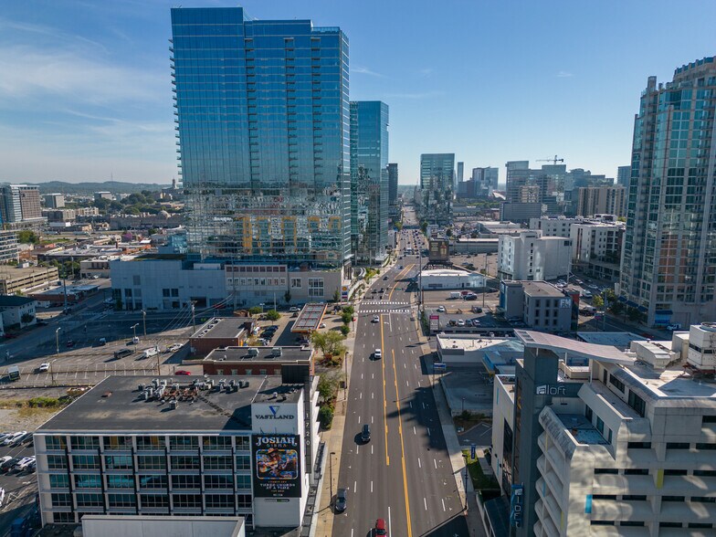 More Photos Of 1720 W End Ave, Nashville Office For Lease