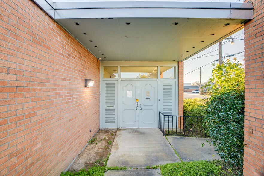 More Photos Of 1504 Stubbs Ave, Monroe Office For Sale