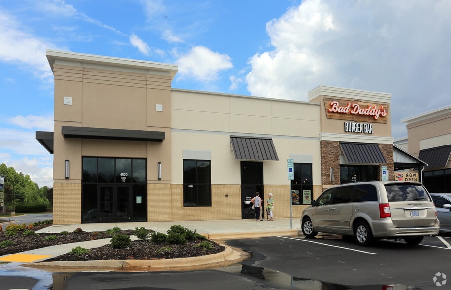 More Photos Of 4526 W Wendover Ave, Greensboro Unknown For Lease